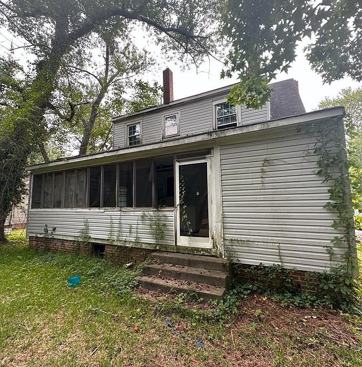 2nd image of 105 Roberson Ave
