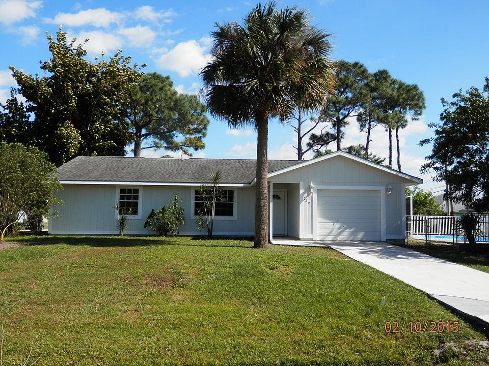 1st image of 2261 SW Chateau Ter