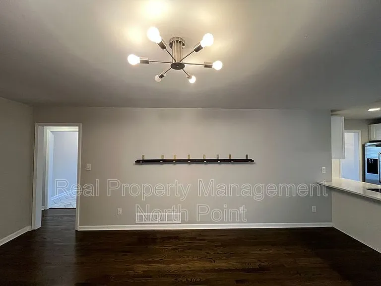3434 Palace Ct — Photo 10