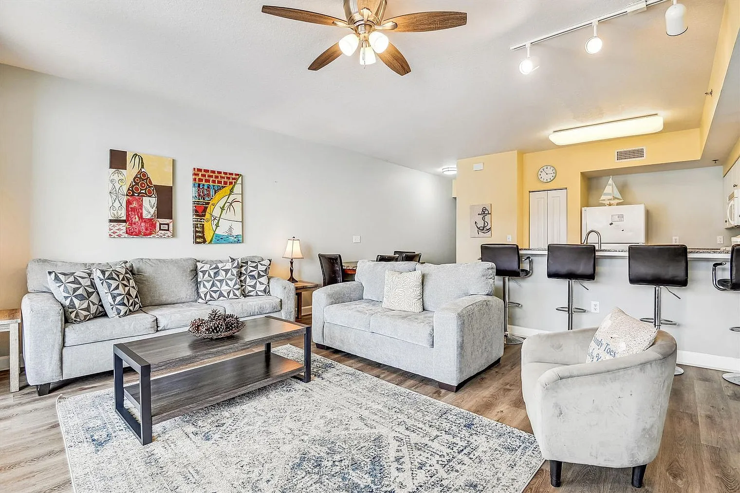 1 bed, 2.0 bath, 936 sqft, $1,990 — Photo 2