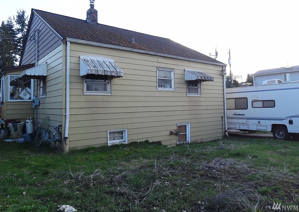 2nd image of 1040 S Southern St