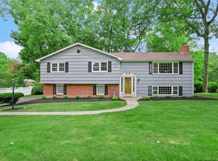 51 Crocus Ln, Trumbull, CT 06611