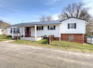 503 Elm St, Nitro, WV