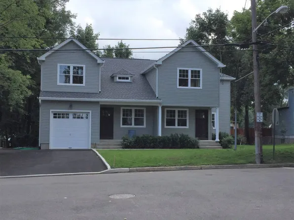47 Coles St, Glen Cove, NY 11542