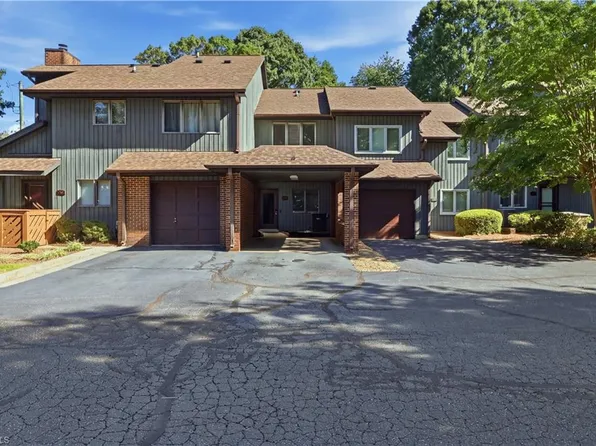 210 College Rd APT 102, Greensboro, NC 27410