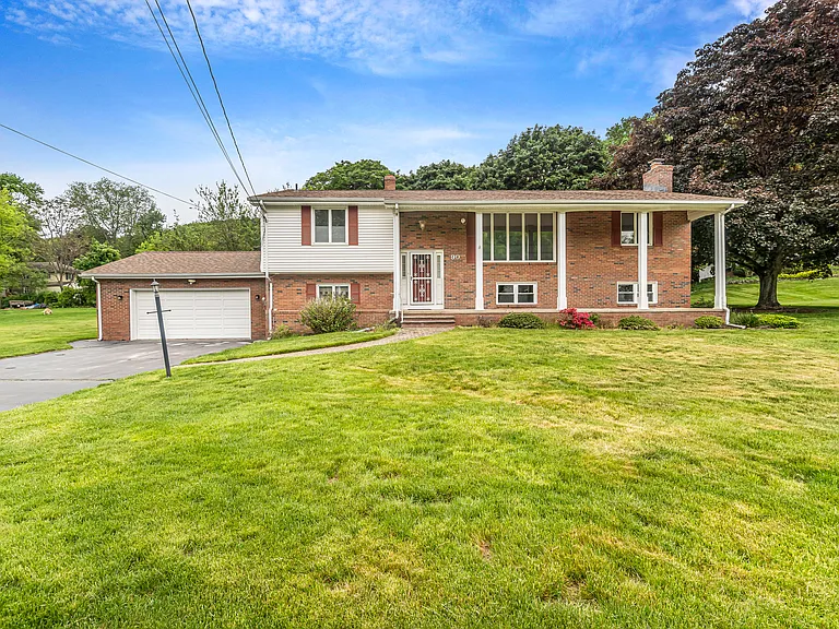 90 Rolling Ridge Rd — Photo 1