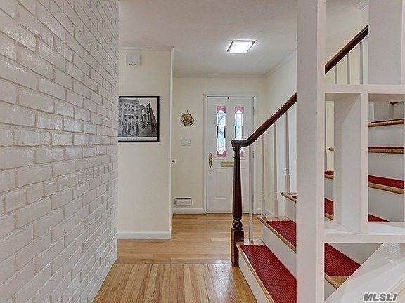 4th image of 20 Barnes Ln