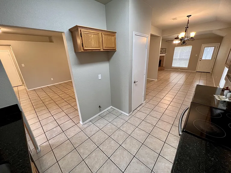 2805 Yorkfield Ct — Photo 12