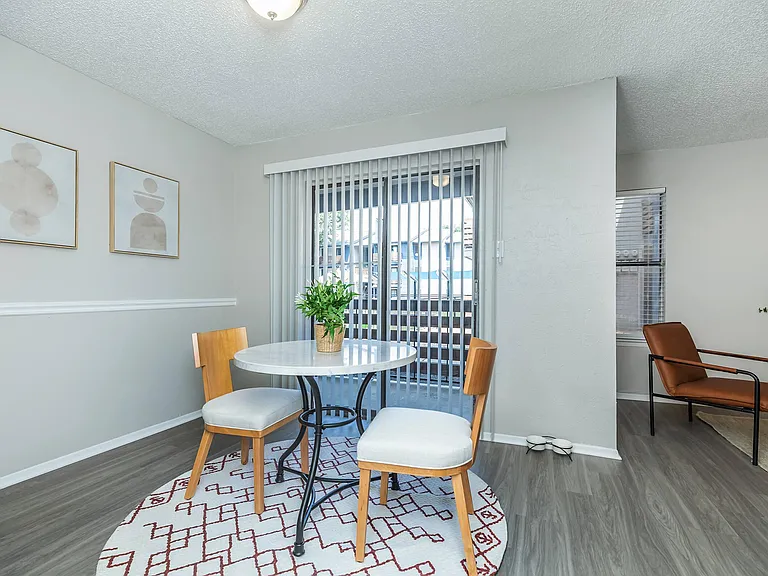 The Waverly Apartments — Photo 13