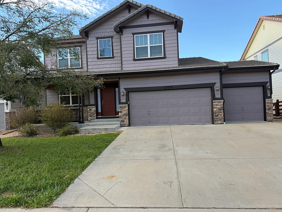 21219 E Bellewood Dr