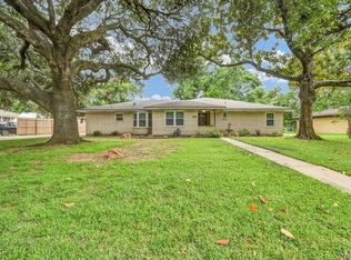 115 Southern Oaks Dr, Lake Jackson, TX 77566
