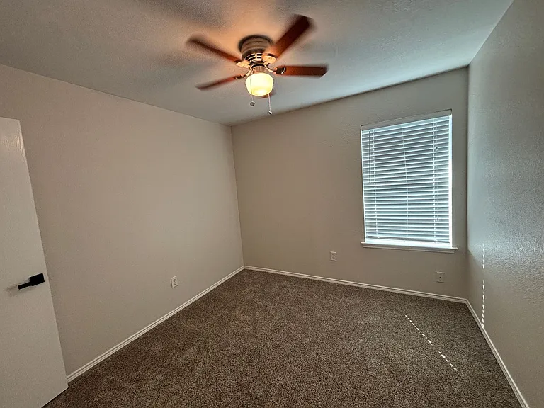 2748 Wakecrest Dr — Photo 11