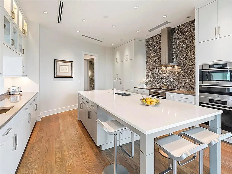 3376 Peachtree Rd #44B — Photo 19