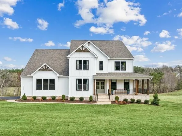 1372 Meadow Grove Dr, Powhatan, VA 23139