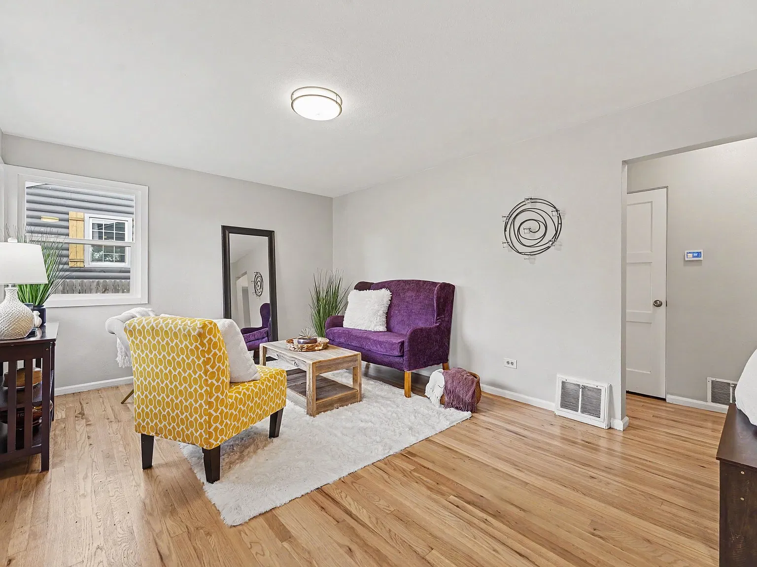 3 bed, 1142 sqft, $2,600 — Photo 2