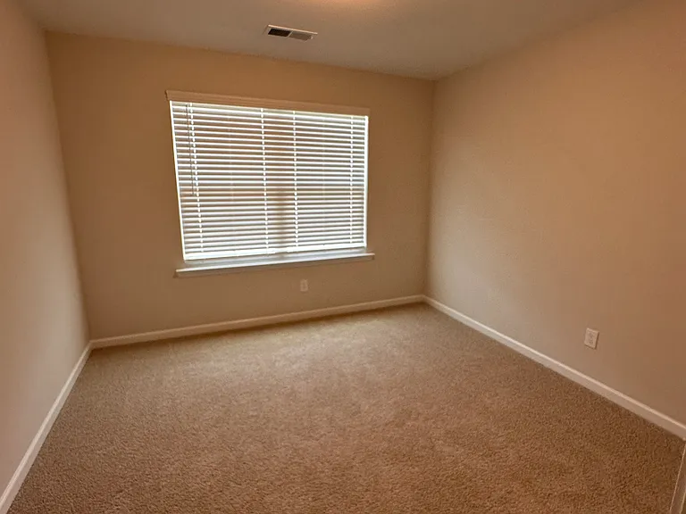 1114 Crescent Moon Loop — Photo 9