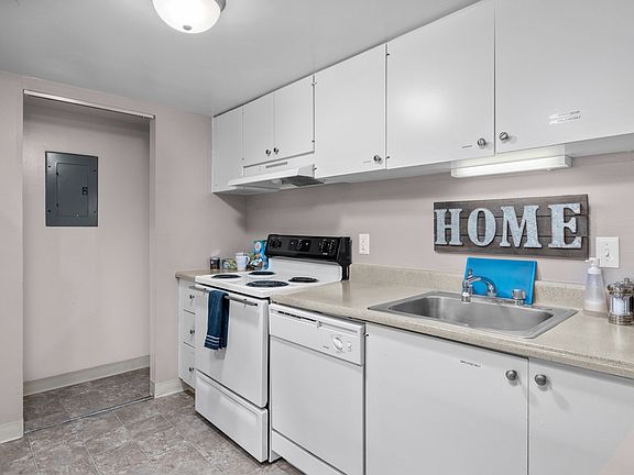 5th image of 4466 Greenwich Ct #319-C1