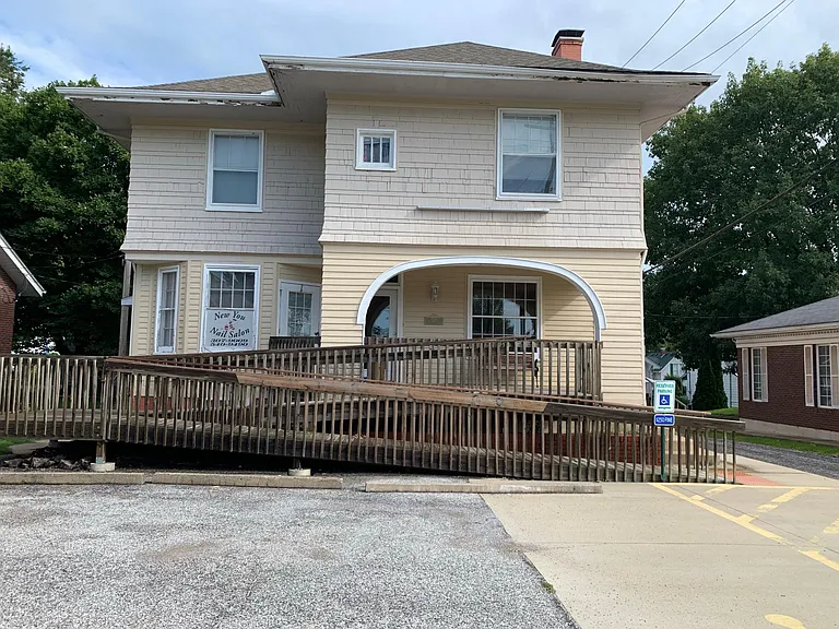 529 Saint Louis St — Photo 8
