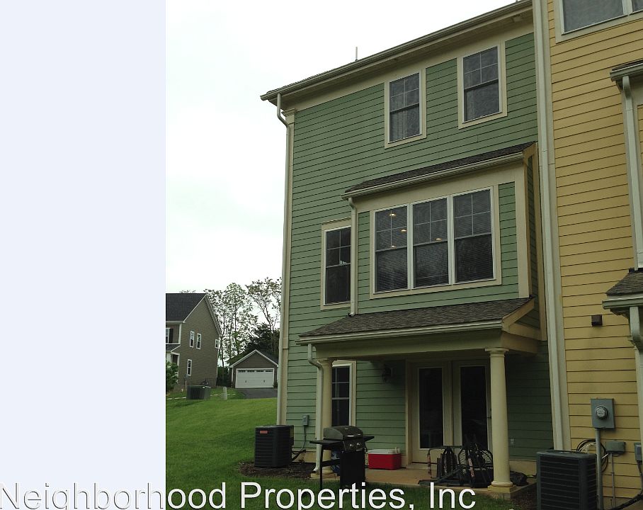 2nd image of 1550 Wickham Pond Dr