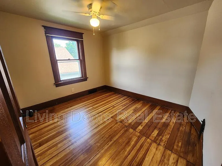 602 C St — Photo 10