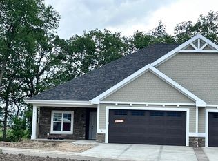 6731 Bellflower Pointe Dr, Deforest, WI 53532