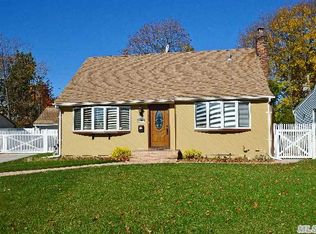 736 Van Buren Ave, East Meadow, NY