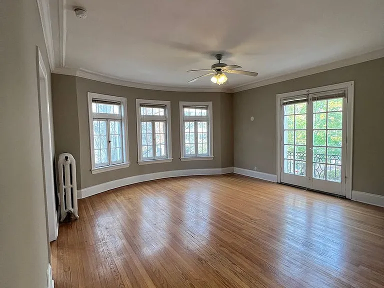 1509 Hinman Ave — Photo 1