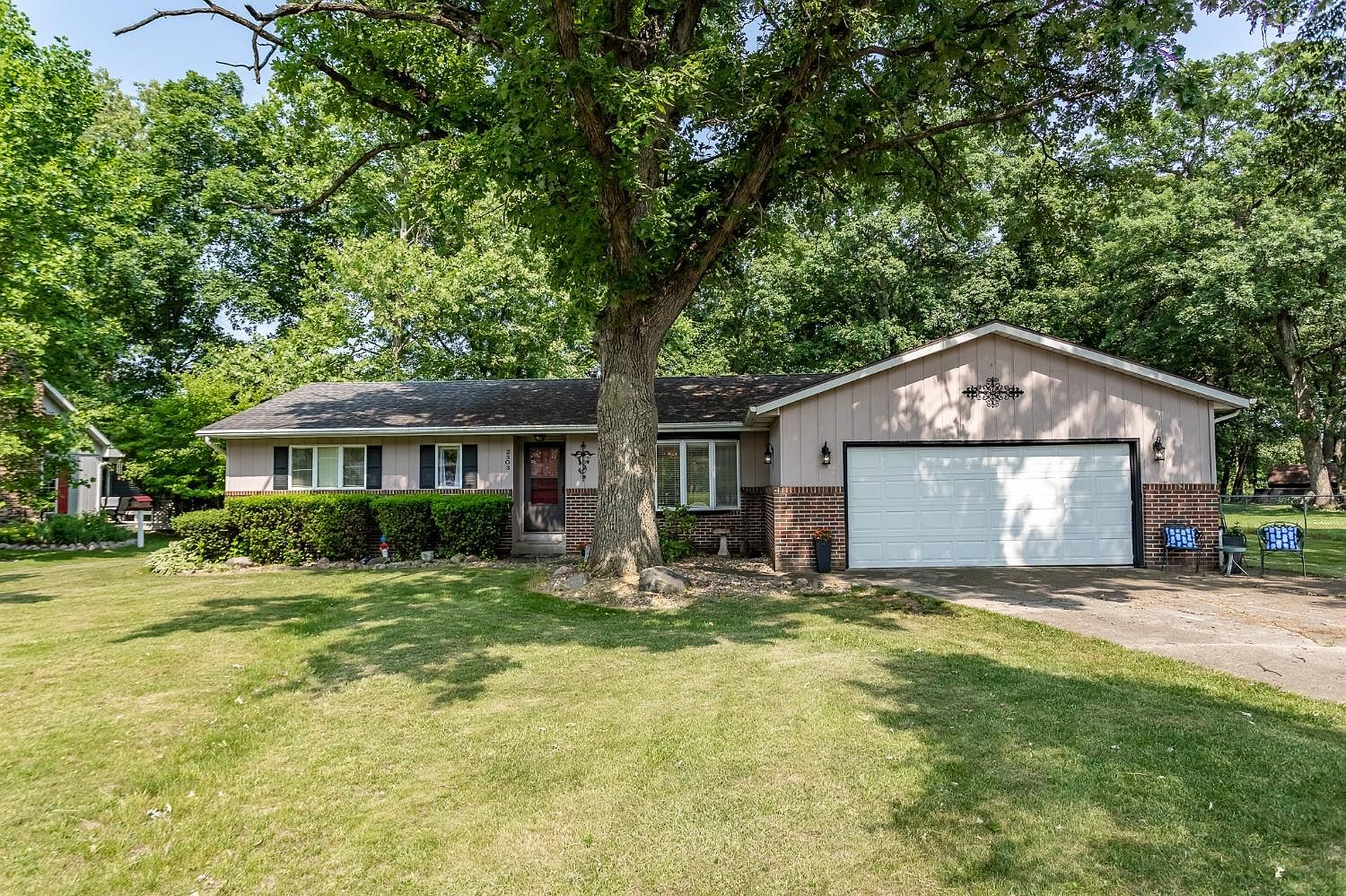 2303 Four Seasons Pkwy, Crown Point, IN 46307 Zillow