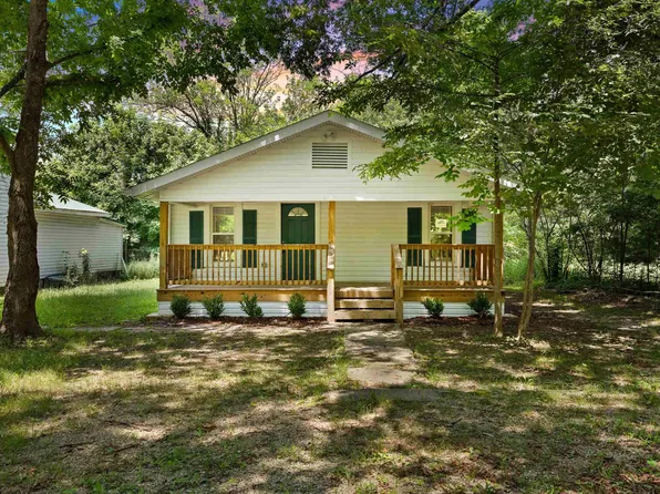 2112 Cumberland Rd, Bessemer, AL 35022