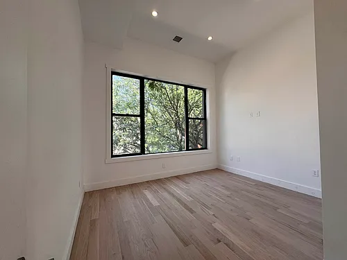 1214 Jefferson Ave #3 Photo 1
