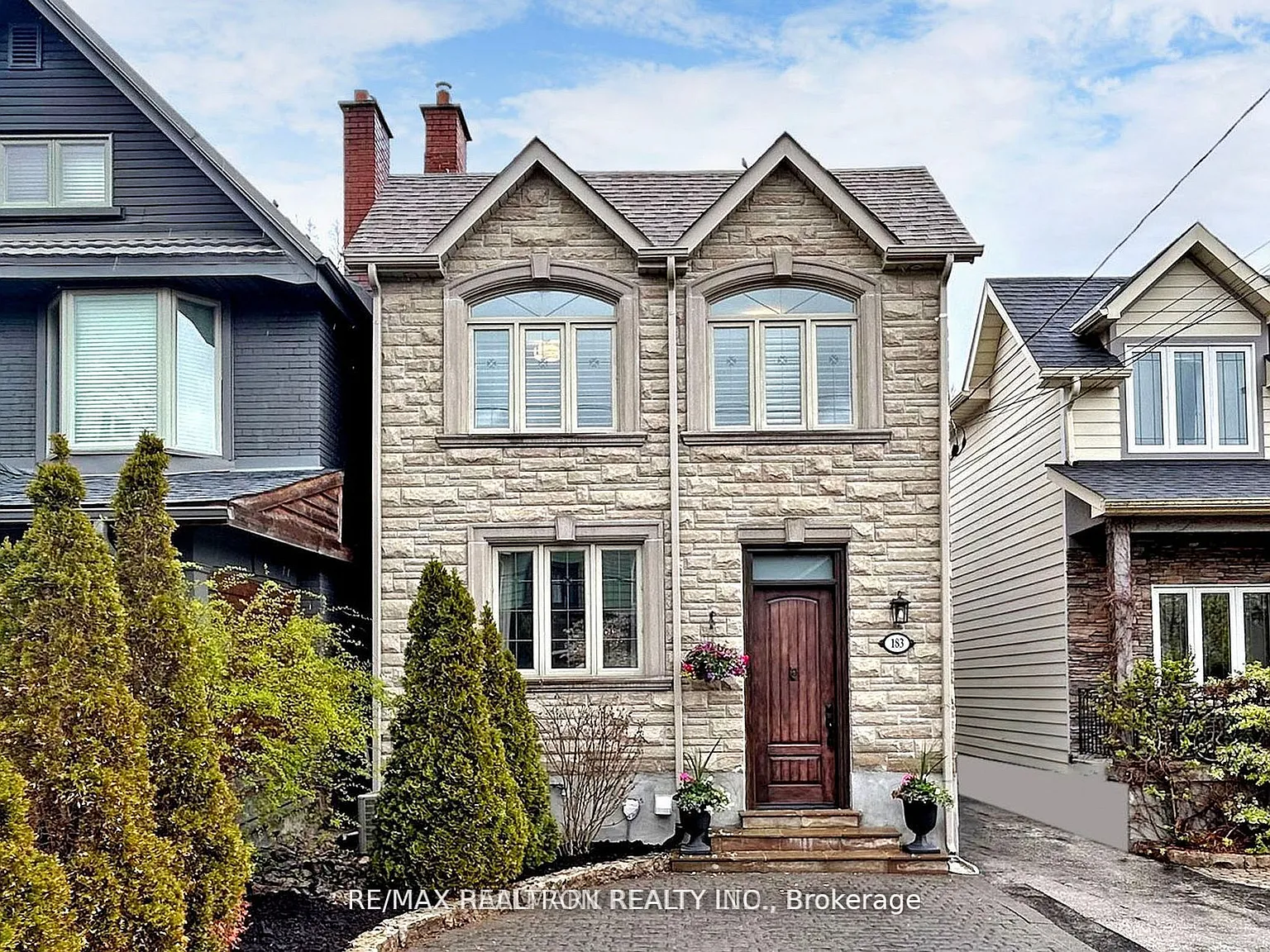 4 bed, $6,000 — Photo 1