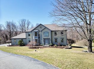 34 Mudry Farm Rd, Brookfield, CT 06804