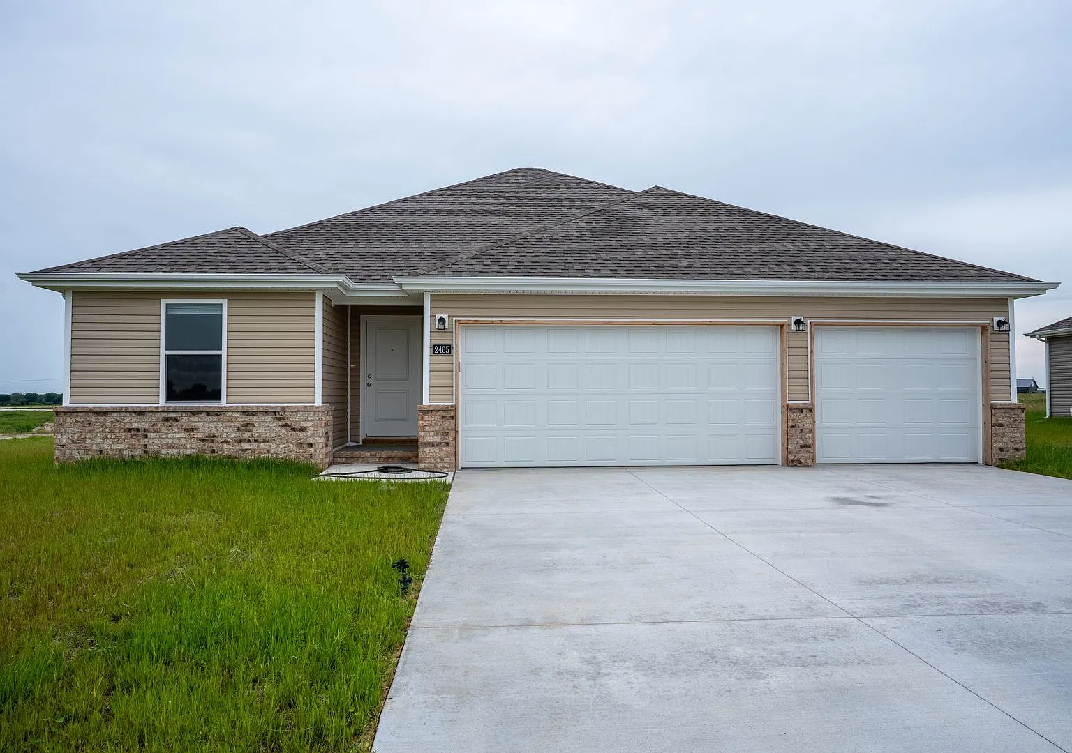 Newer 4 bed in Bolivar, MO — Photo 1