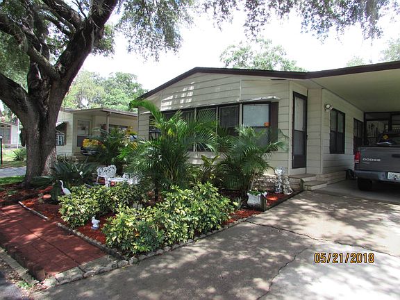 2nd image of 10907 Whispering Oaks Cir