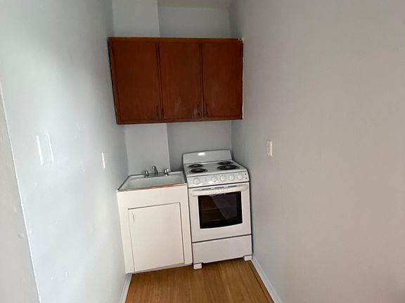 2nd image of 250 McLean Ave #1A