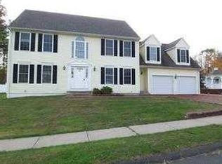 2 N Gate Dr, Plainville, CT 06062