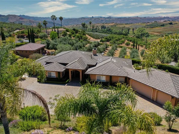 9750 Adams Ct, Escondido, CA 92026