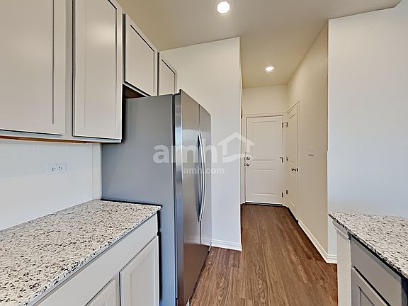 5th image of 2734 Meadowood Hts