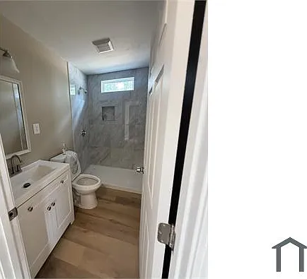 3 bed, 1200 sqft, $2,200 — Photo 4
