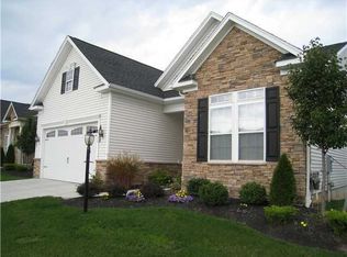 45 Greenside Dr, Grand Island, NY 14072