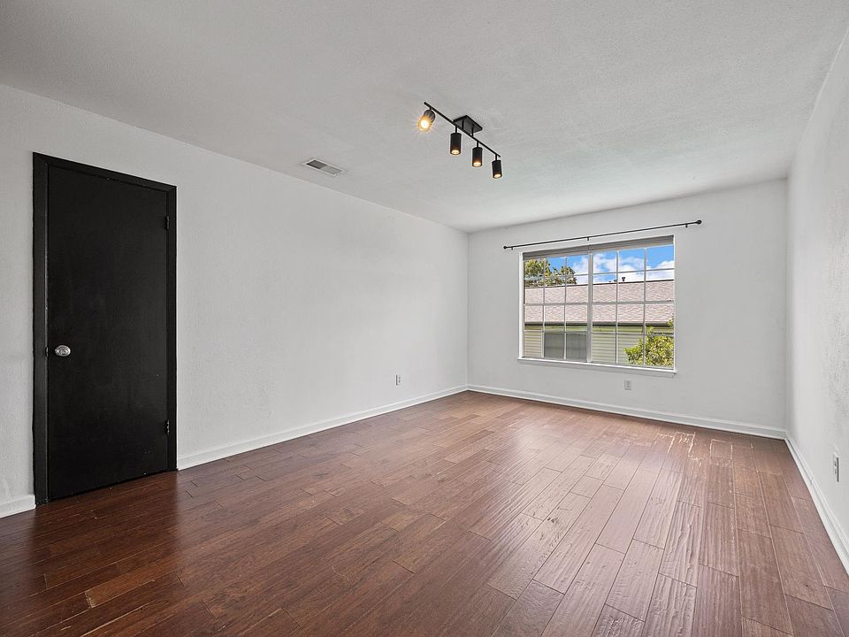 1st image of 3902 Peterson Ave APT 203