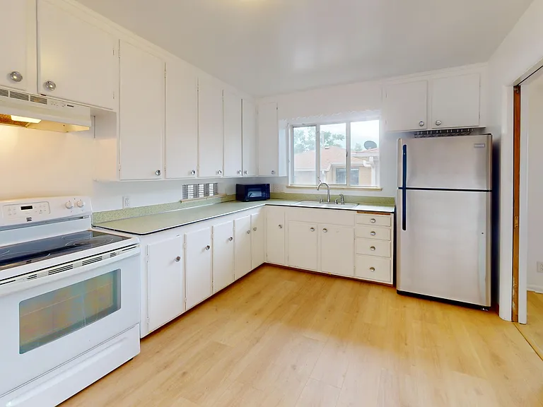 1326 S Sherman St #1 — Photo 15
