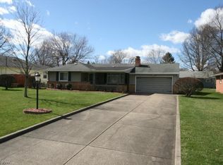 1070 Yolanda Dr, Youngstown, OH