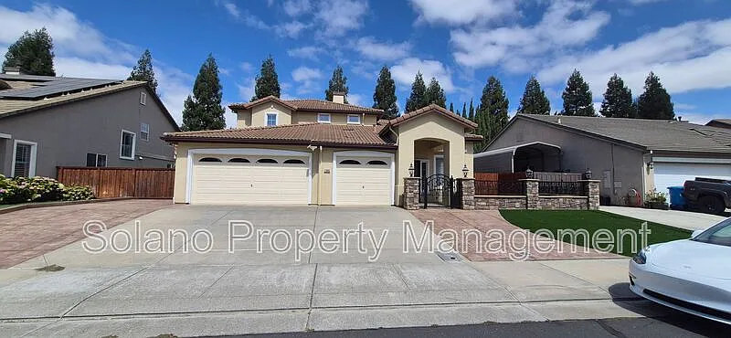2080 Mariposa Dr