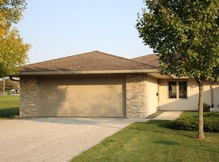 507 River Bend Ct, Mason City, IA 50401