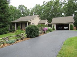 879 McCampbell Rd, Crossville, TN 38571