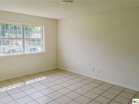 3rd image of 1801 Clarawood Dr