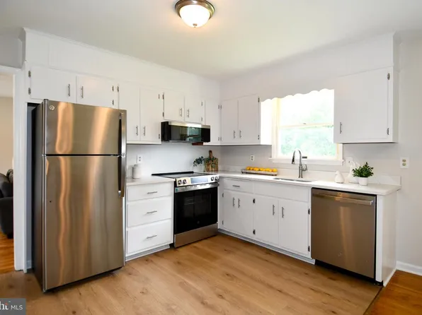 24909 Woodfield School Rd, Gaithersburg, MD 20882