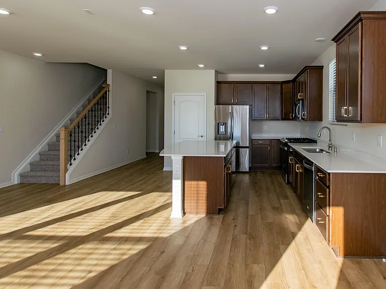 723 W Spaniel Dr — Photo 7