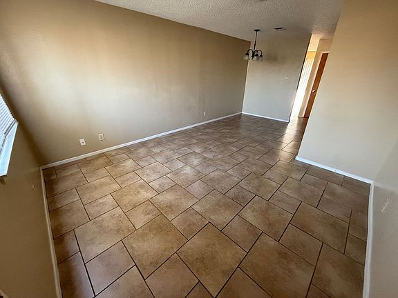 3rd image of 2211 Cascade Dr #D